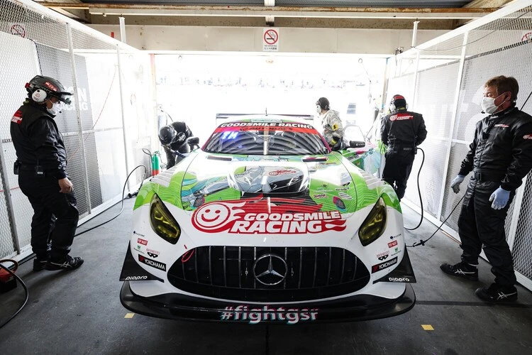 開幕前のテスト走行にてphoto by Orihara Hiroyuki