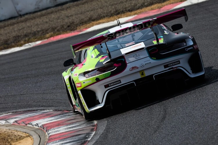 開幕前のテスト走行にてphoto by Orihara Hiroyuki