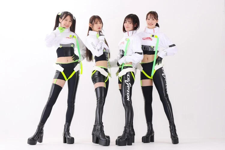 ミクサポメンバーの4人。左から、荒井つかささん、美桜さん、涼雅さん、相沢菜月さんphoto by Orihara Hiroyuki