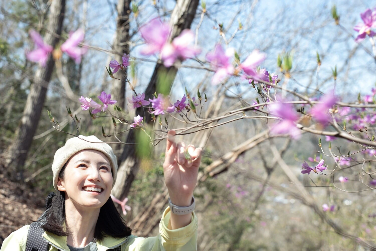 登山YouTuber山下舞弓の春のハイキング&おすすめ山小屋フォト集(34枚)