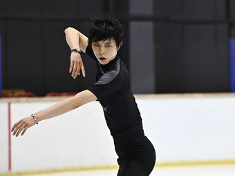羽生結弦・プロ転向後初の公開練習&インタビューフォトギャラリー(32枚)
