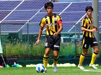 前橋育英のMF徳永涼 photo by Tsuchiya Masashi