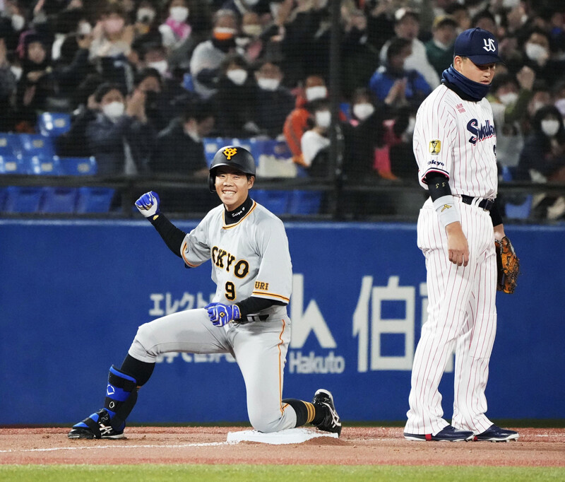 巨人・松原聖弥,　photo by Kyodo News記事：高木豊が厳選する「走塁がうまい」現役選手。単純に「足が速い」選手との違いは？＞＞