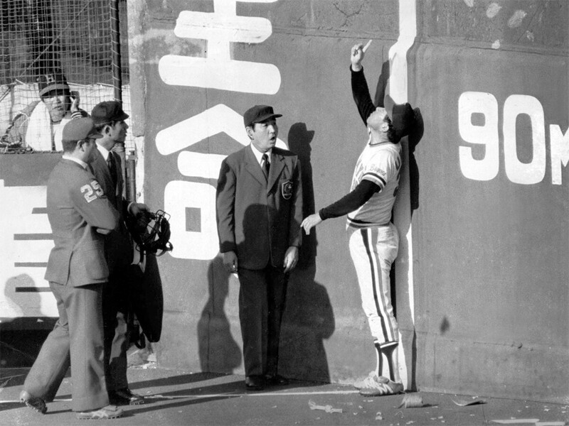 1978年の日本シリーズ第７戦、ホームランの判定を巡って抗議する阪急の上田監督（右）松永浩美が学んだ、阪急の黄金時代を築いた上田利治の野球論。負けん気は強いが、選手やコーチに対しては「忍耐」の監督だった＞＞　　photo by Sankei Visual