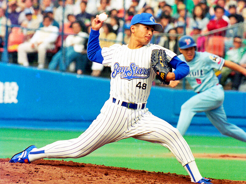 横浜時代の97年に最優秀中継ぎのタイトルを獲得した島田直也「球史に残る５人の名投手」をジャッジ歴35年の杉永元審判員が選出。「野球を８イニングに変えた男」がいた＞＞　　photo by Sankei Visual