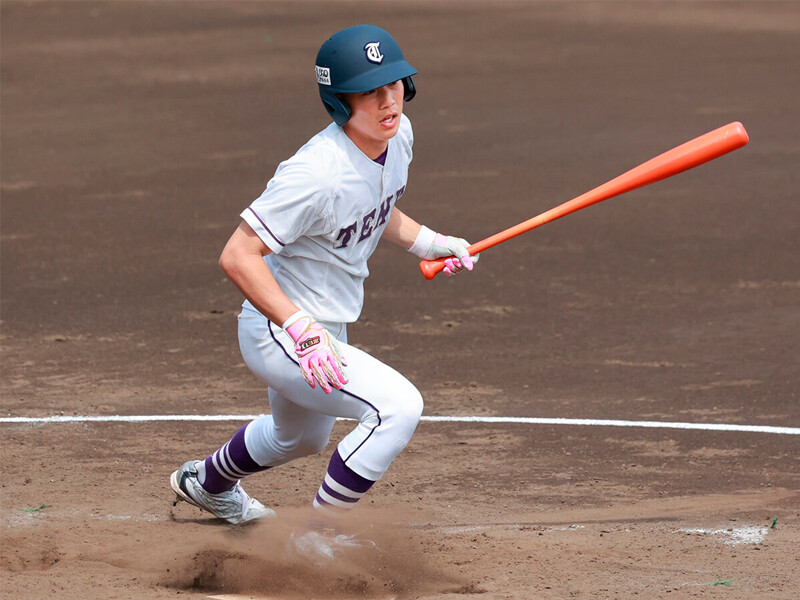 大学選手権で打率８割と大当たりだった天理大・友杉篤輝身長166センチの名手、大会打率８割、超強肩捕手…大学野球選手権で猛アピールした４人のドラフト候補＞＞　　photo by Ohtomo Yoshiyuki