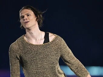 羽生結弦 大型写真集『光 -Be the Light-』>>