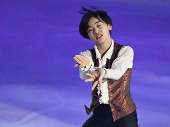 「ドリーム・オン・アイス2022」厳選カット集も見る>>