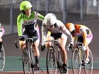 石井寛子 photo by Takahashi Manabu 記事>>