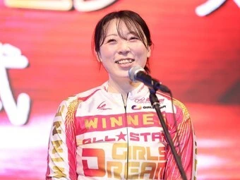 児玉碧衣 photo by Takahashi Manabu 記事>>