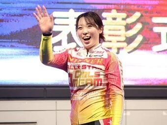 児玉碧衣 photo by Takahashi Manabu 記事>>