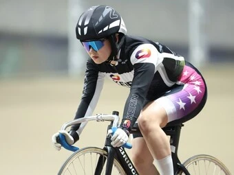 坂口楓華 photo by Takahashi Manabu 記事>>