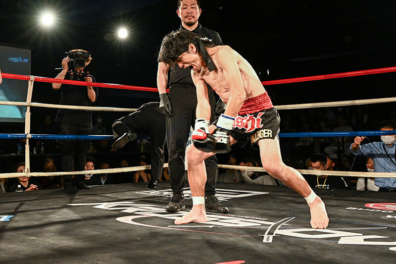 100戦目は顔面流血の激闘に。51歳でリングに立つ「キック界のカリスマ」立嶋篤史