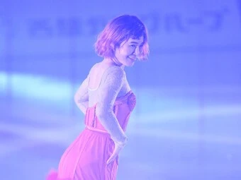 高橋大輔、村上哉中、村上佳菜子、友野一希...「滑走屋」フォトギャラリー