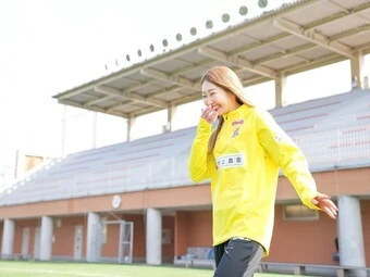 サッカー,女子サッカー,なでしこジャパン,WEリーグ,サンフレッチェ広島レジーナ,中嶋淑乃,ドリブル