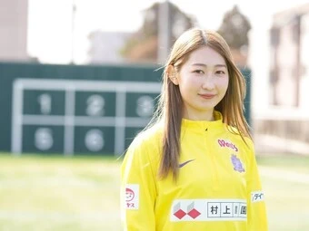 サッカー,女子サッカー,なでしこジャパン,WEリーグ,サンフレッチェ広島レジーナ,中嶋淑乃,ドリブル