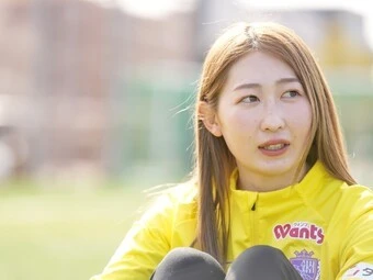 サッカー,女子サッカー,なでしこジャパン,WEリーグ,サンフレッチェ広島レジーナ,中嶋淑乃,ドリブル