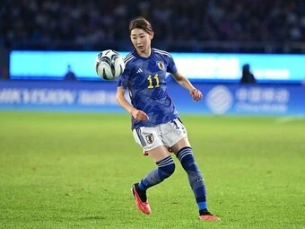 サッカー,女子サッカー,なでしこジャパン,WEリーグ,サンフレッチェ広島レジーナ,中嶋淑乃,ドリブル