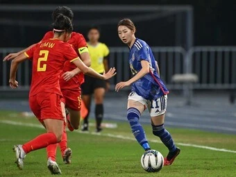 サッカー,女子サッカー,なでしこジャパン,WEリーグ,サンフレッチェ広島レジーナ,中嶋淑乃,ドリブル