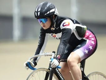 坂口楓華 photo by Takahashi Manabu 記事>>