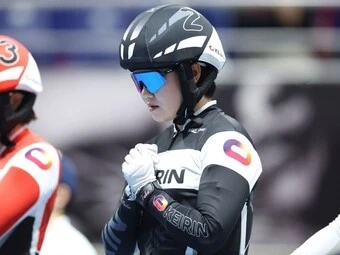 坂口楓華 photo by Takahashi Manabu 記事>>