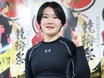 坂口楓華 photo by Takahashi Manabu 記事>>