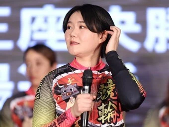 坂口楓華 photo by Takahashi Manabu 記事>>