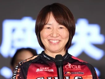 尾崎睦 photo by Takahashi Manabu 記事>>