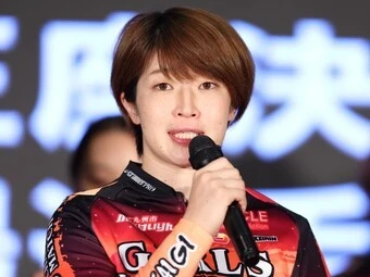 石井貴子 photo by Takahashi Manabu 記事>>