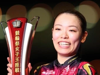 佐藤水菜 photo by Takahashi Manabu 記事>>