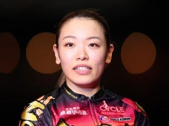 佐藤水菜 photo by Takahashi Manabu 記事>>