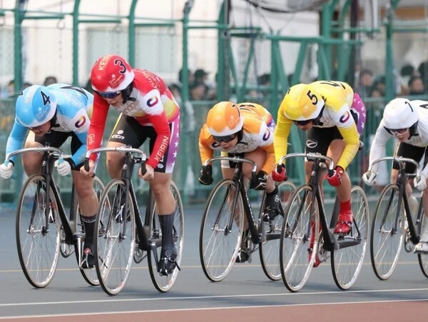 石井寛子(7番車・橙色) photo by Takahashi Manabu 記事>>