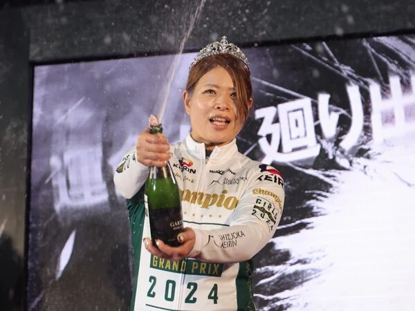 石井寛子 photo by Takahashi Manabu 記事>>