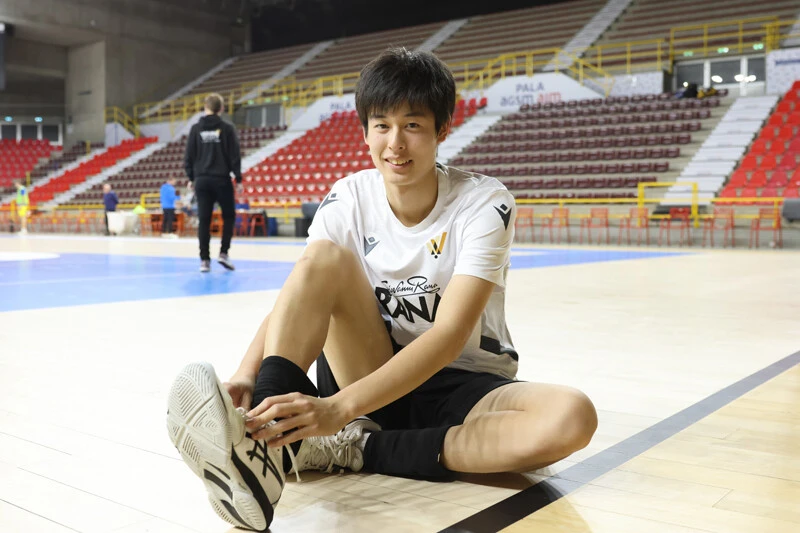 中央大学バレーボール部　練習着（石川祐希着用） 石川祐希選手着用 2021 Fall&Winter Volleyball