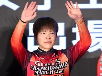 梅川風子 photo by Takahashi Manabu 記事>>