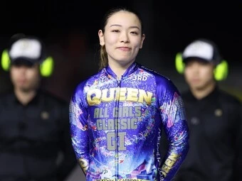 佐藤水菜 photo by Takahashi Manabu 記事>>