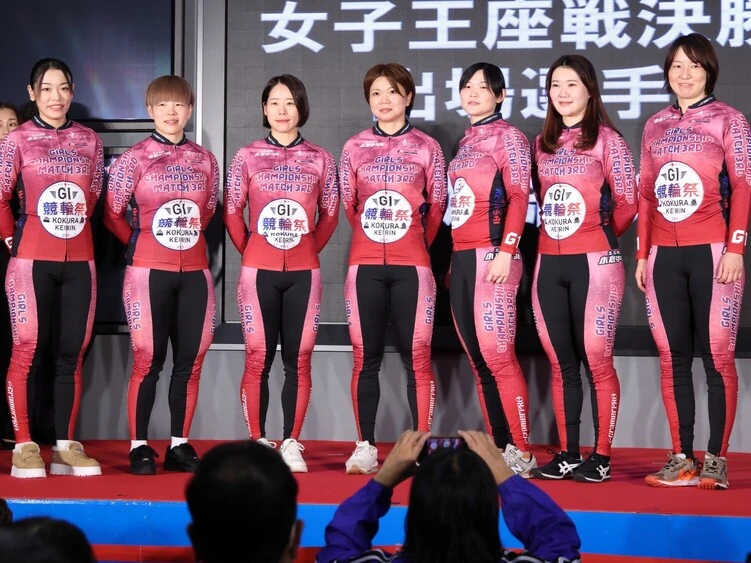 決勝に進出した7選手 photo by Takahashi Manabu 記事>>