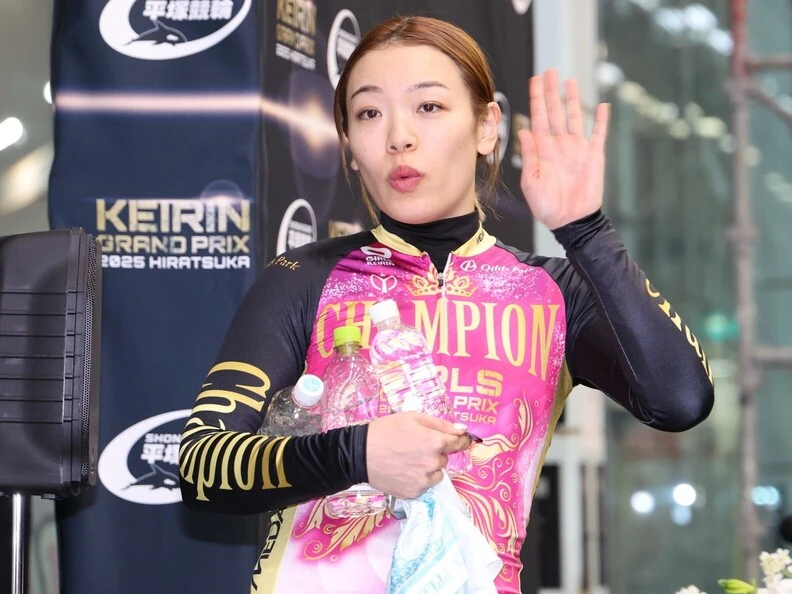 佐藤水菜 photo by Takahashi Manabu 記事>>