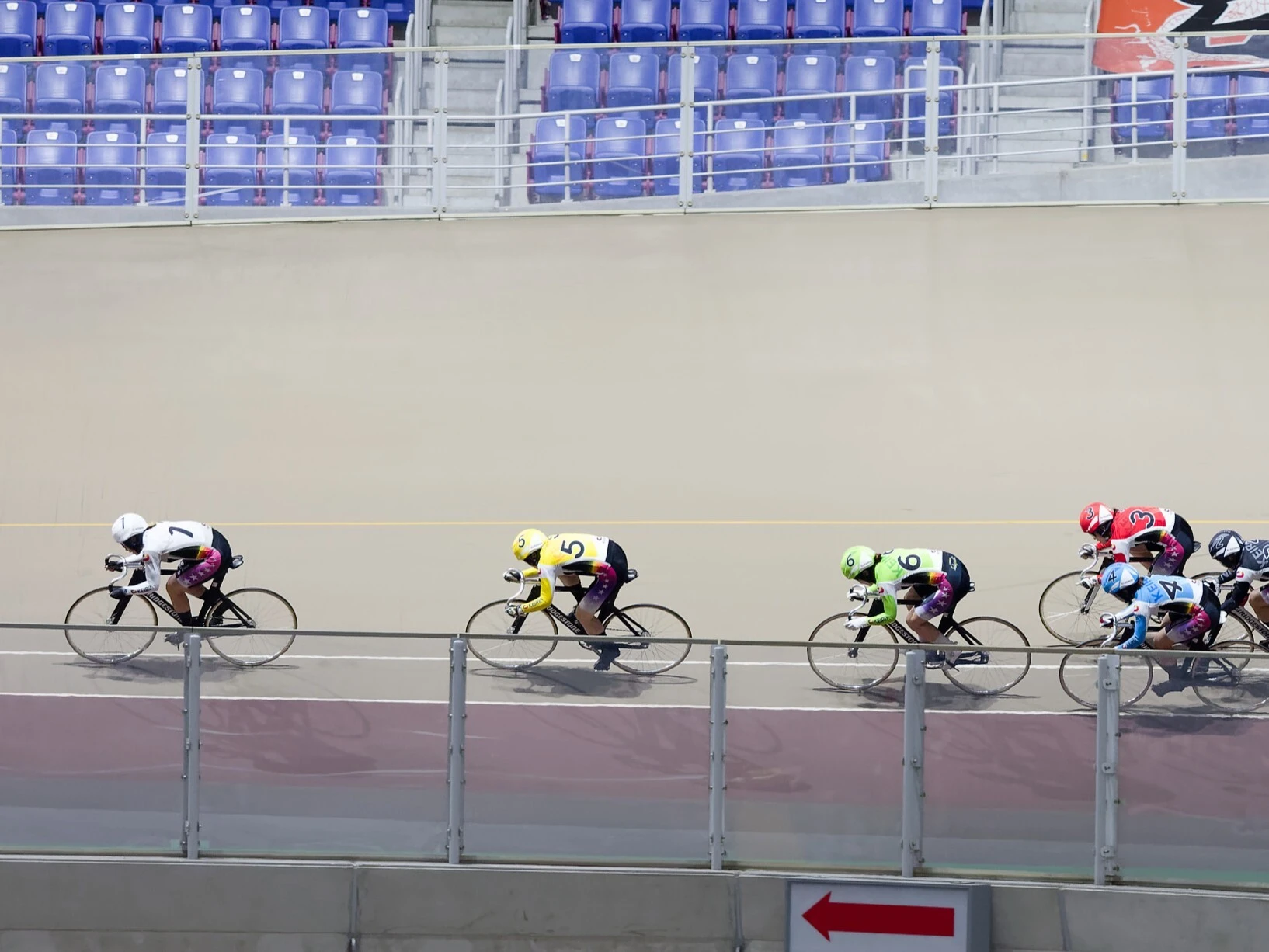 決勝。最終第３コーナー付近　photo by Takahashi Manabu　記事＞＞