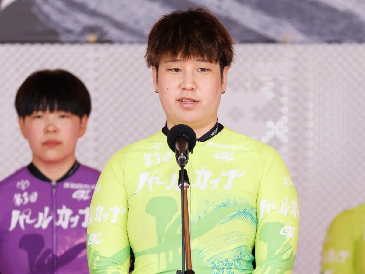柳原真緒　photo by Photoraid　記事＞＞