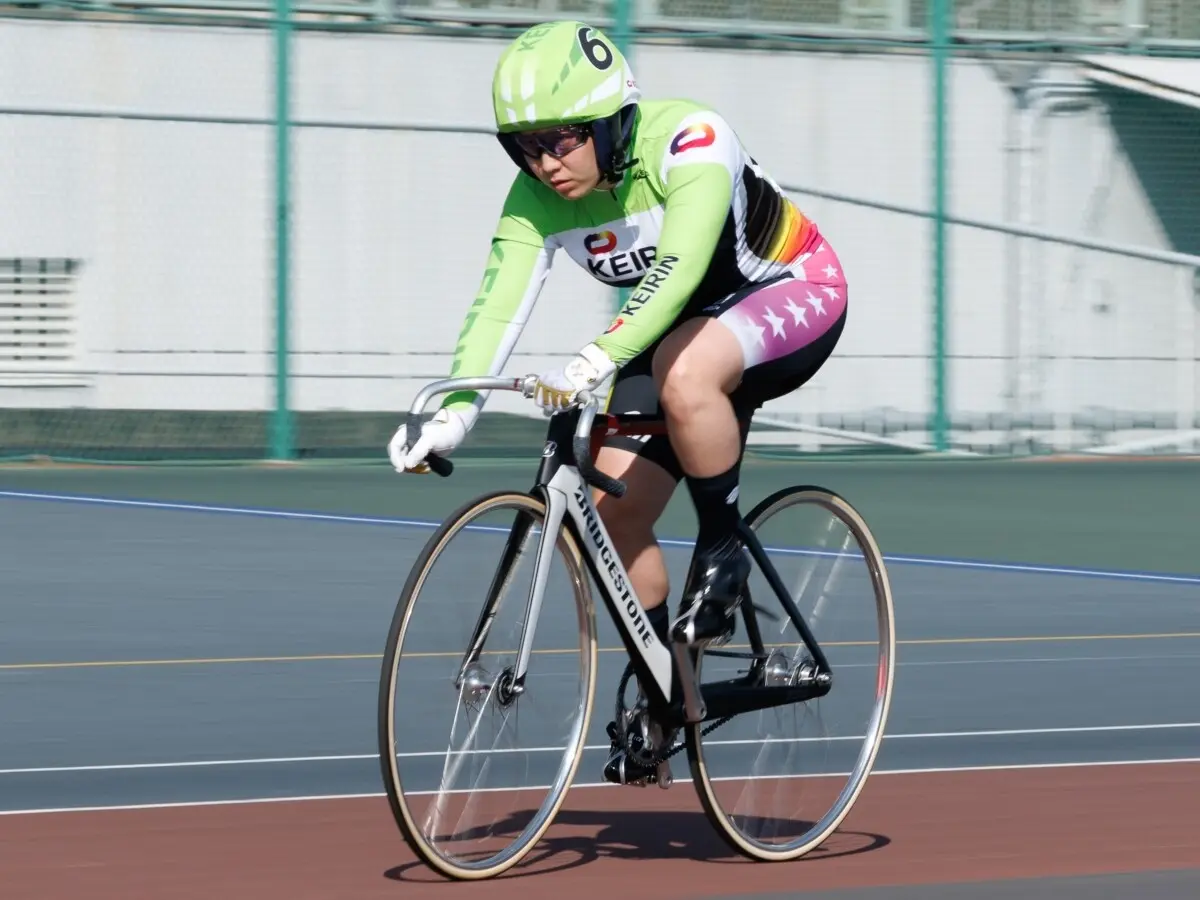 柳原真緒　photo by Photoraid　記事＞＞