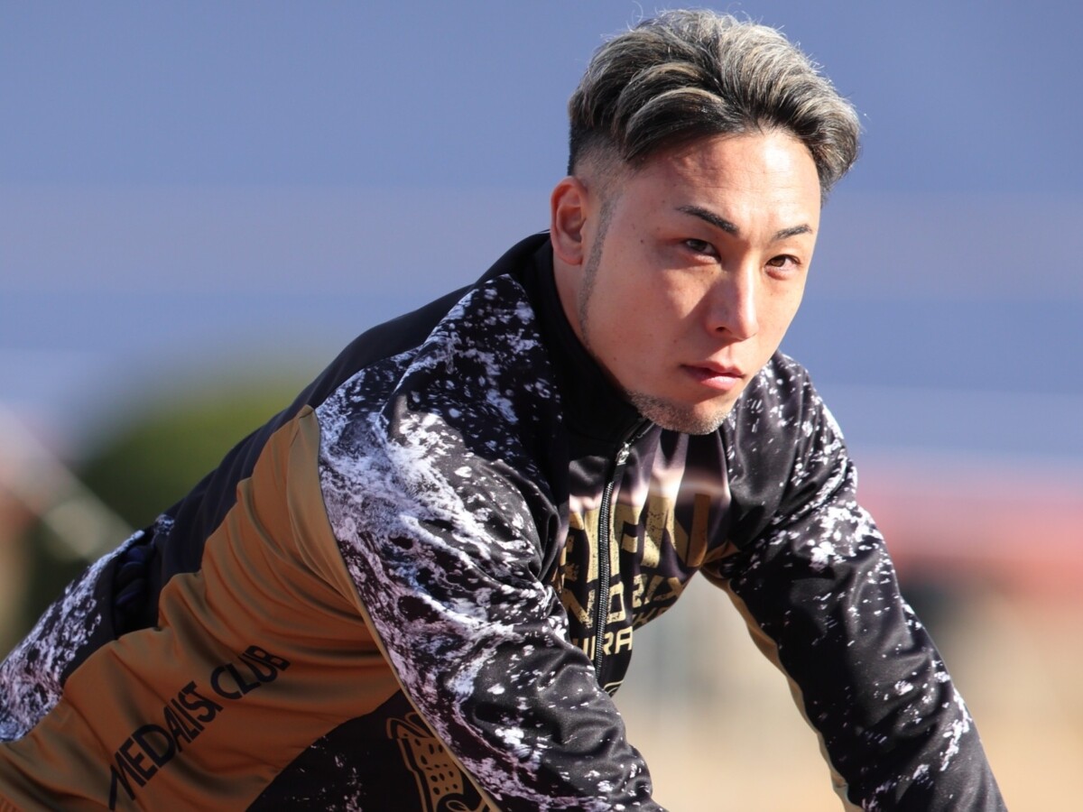 郡司浩平　photo by Takahashi Manabu　記事＞＞