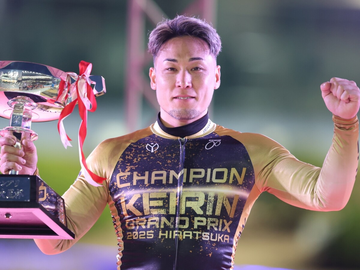 郡司浩平　photo by Takahashi Manabu　記事＞＞