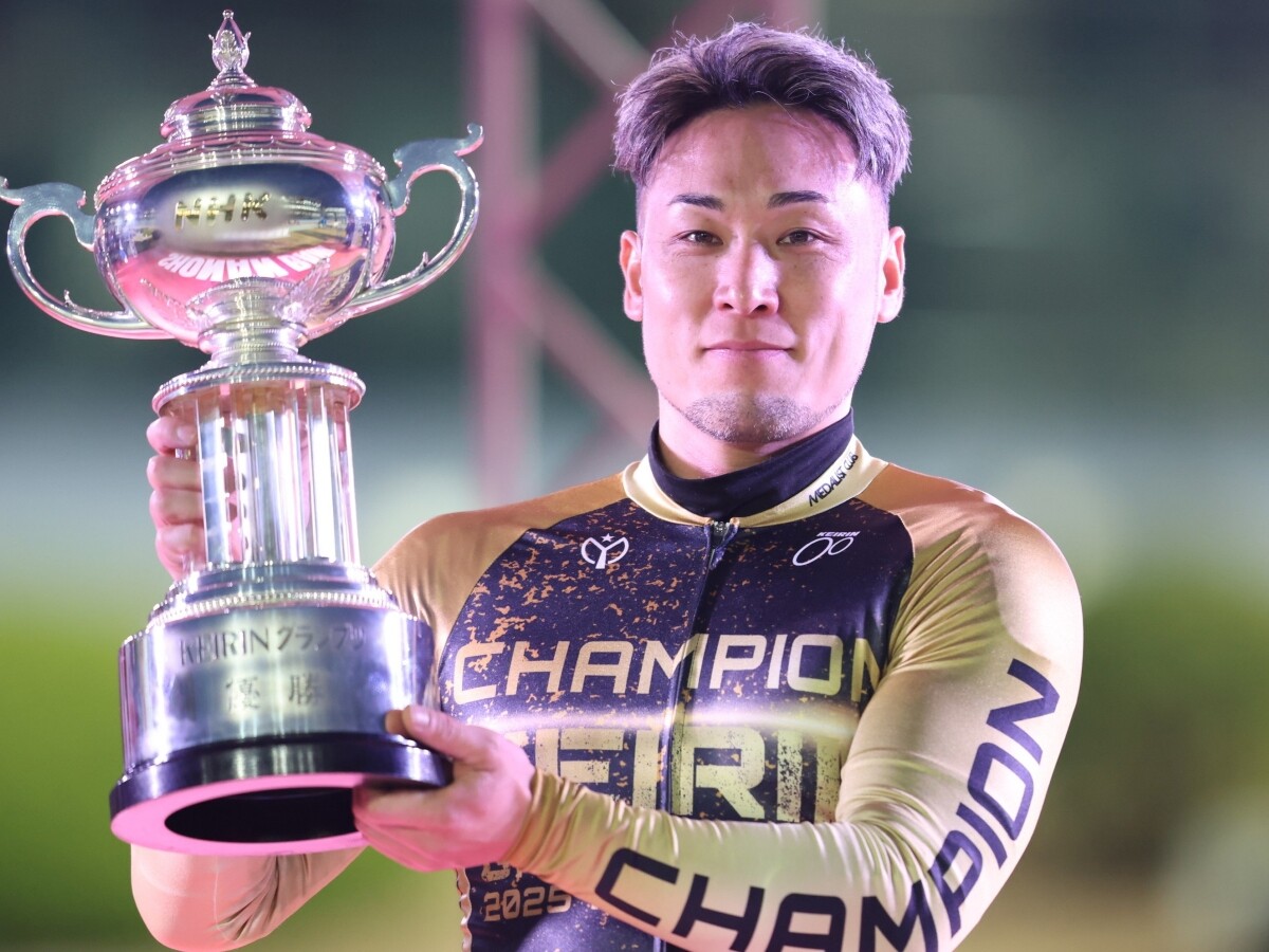 郡司浩平　photo by Takahashi Manabu　記事＞＞