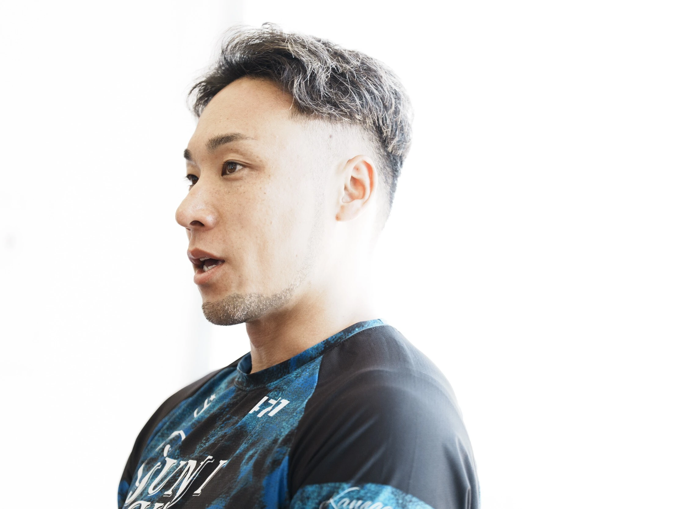 郡司浩平　photo by Gunki Hiroshi　記事＞＞