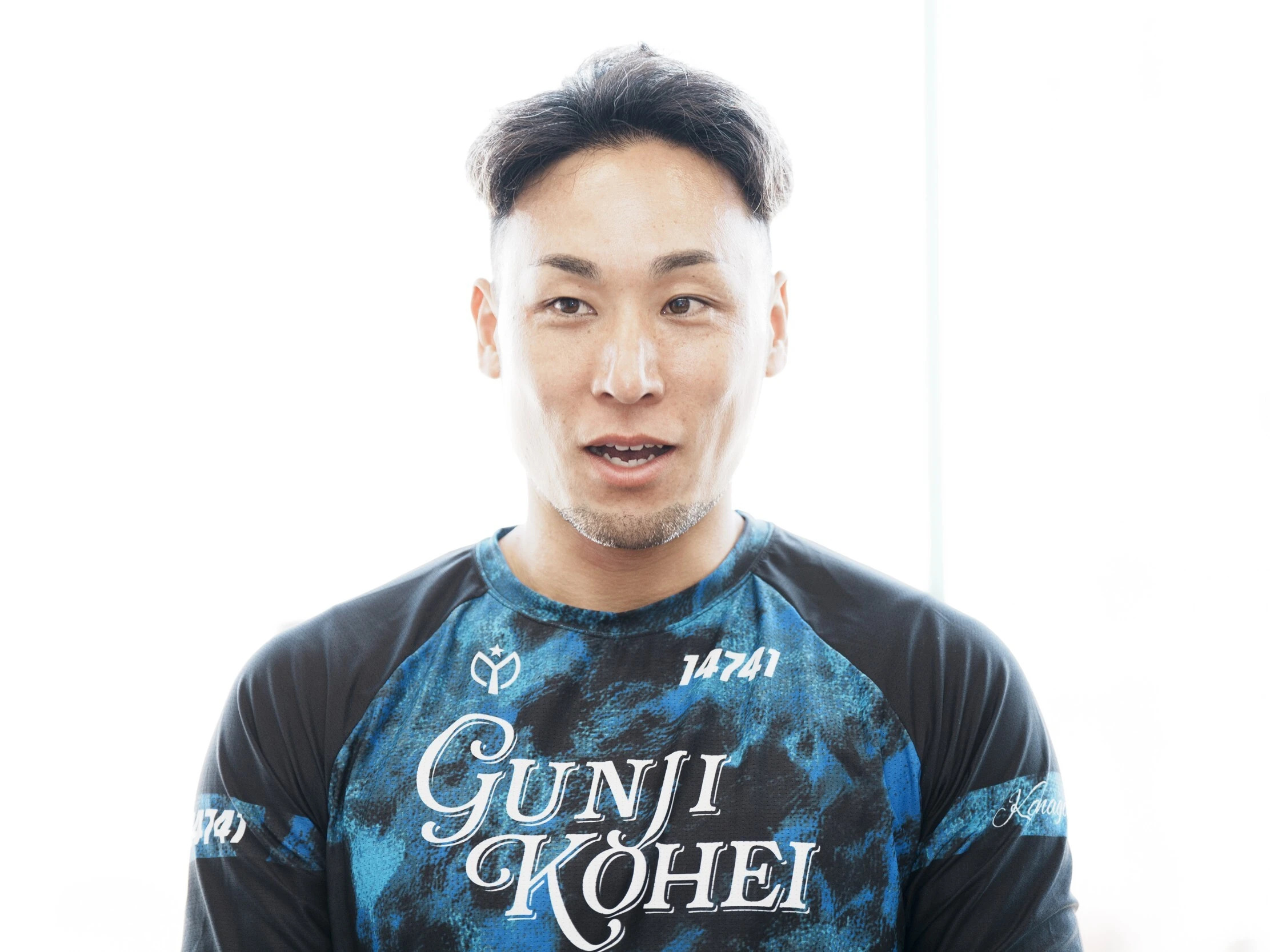 郡司浩平　photo by Gunki Hiroshi　記事＞＞
