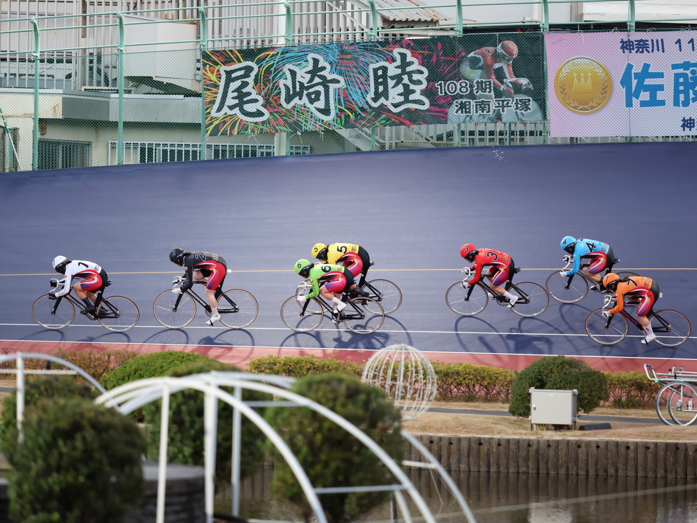 佐藤水菜（白・１番車）　photo by Takahashi Manabu　記事＞＞