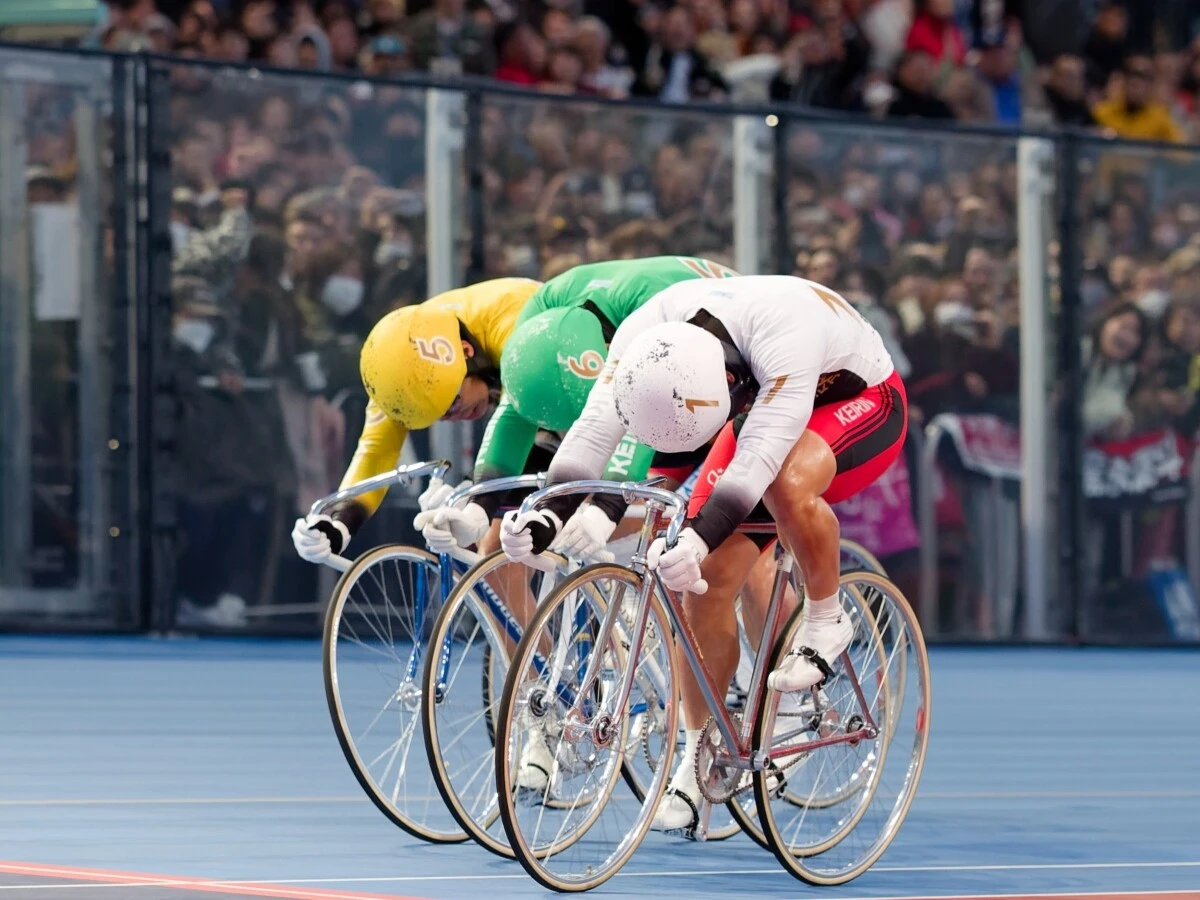 郡司浩平(右) photo by Takahashi Manabu 記事>>