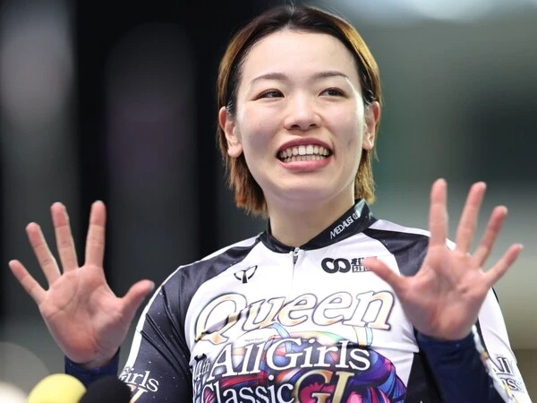 佐藤水菜 photo by Manabu Takahashi 記事>>