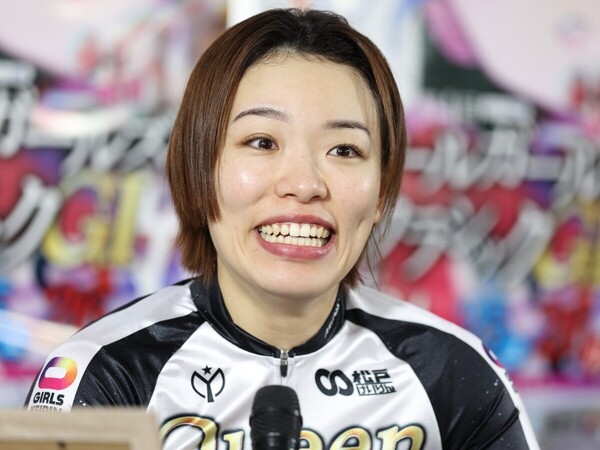 佐藤水菜 photo by Manabu Takahashi 記事>>